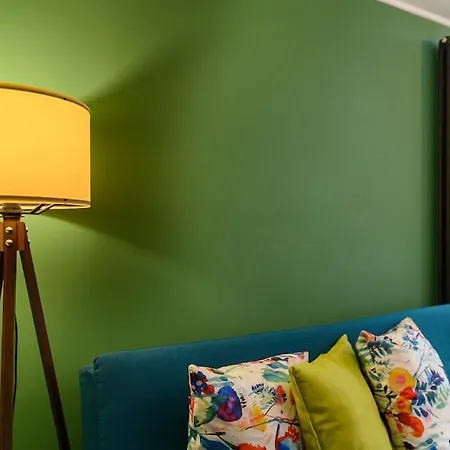 Interno 43 *